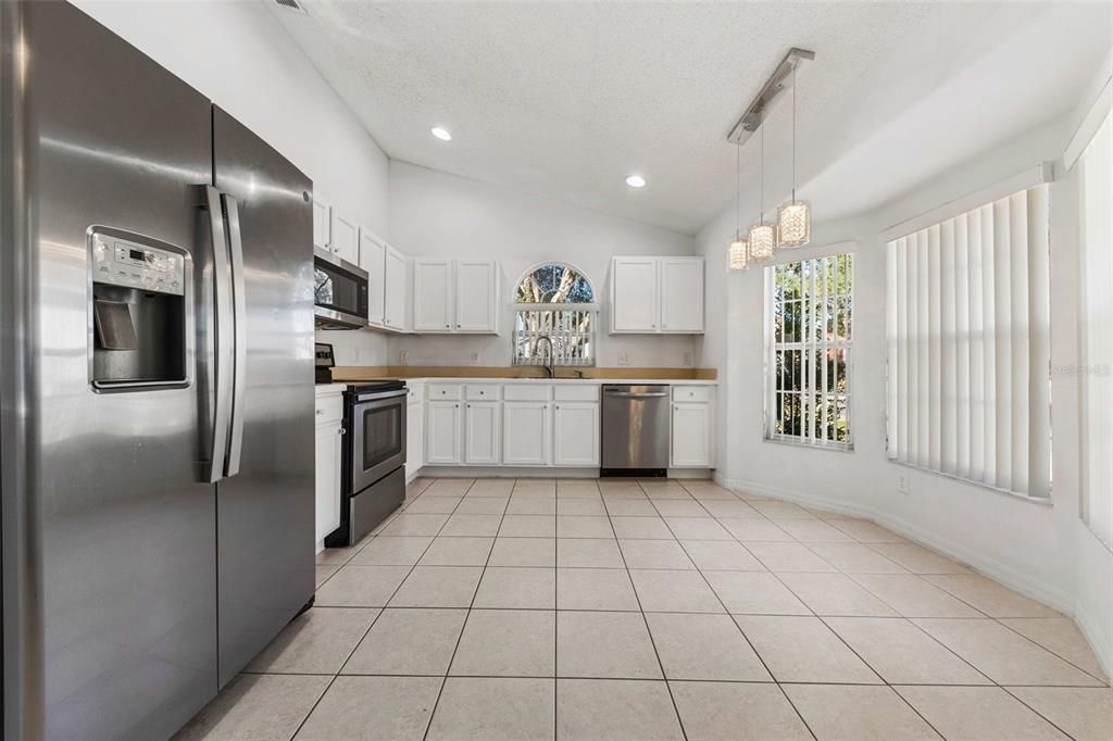 For Sale: $415,000 (4 beds, 3 baths, 1778 Square Feet)