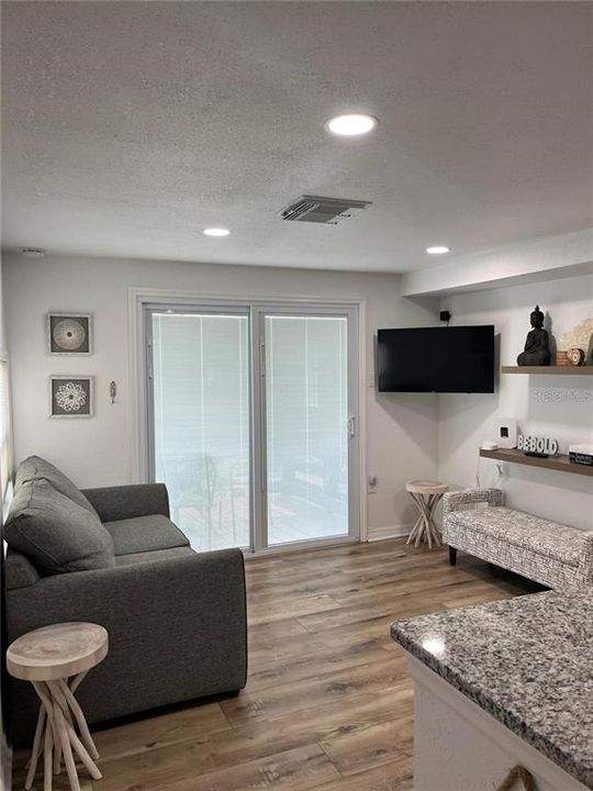 待售: $209,000 (1 贝兹, 1 浴室, 484 平方英尺)