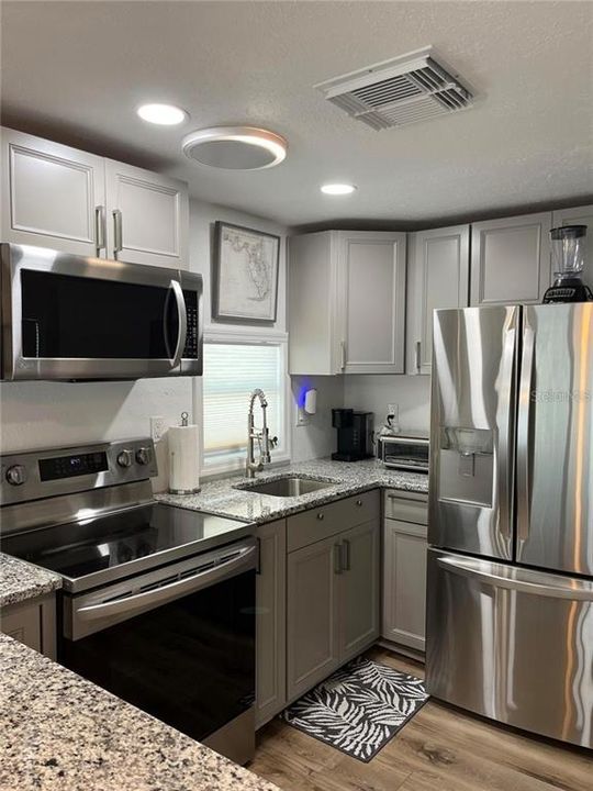 待售: $209,000 (1 贝兹, 1 浴室, 484 平方英尺)