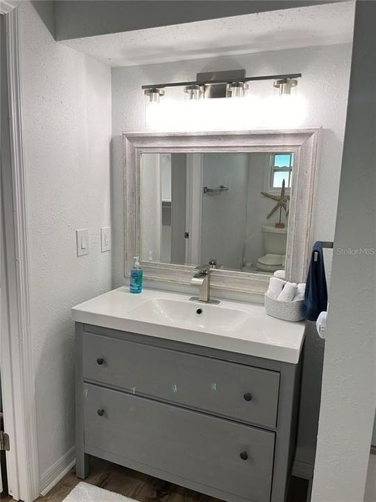 待售: $209,000 (1 贝兹, 1 浴室, 484 平方英尺)