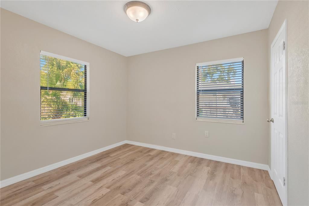 待售: $410,000 (2 贝兹, 1 浴室, 1218 平方英尺)