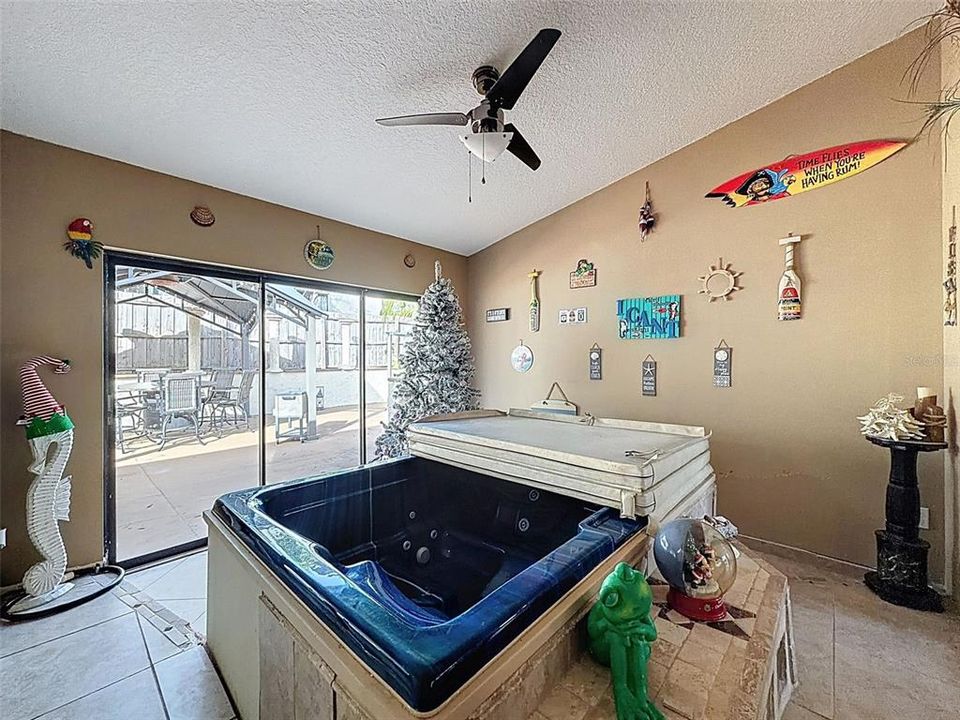 For Sale: $385,000 (4 beds, 2 baths, 1964 Square Feet)