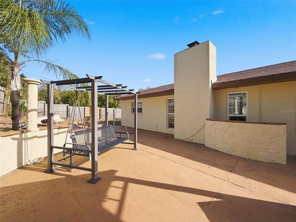For Sale: $385,000 (4 beds, 2 baths, 1964 Square Feet)