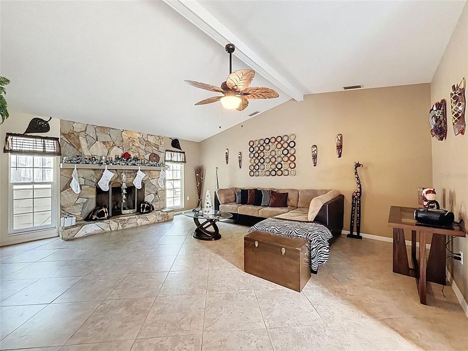 For Sale: $385,000 (4 beds, 2 baths, 1964 Square Feet)