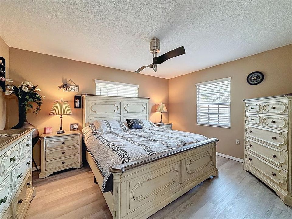 For Sale: $385,000 (4 beds, 2 baths, 1964 Square Feet)