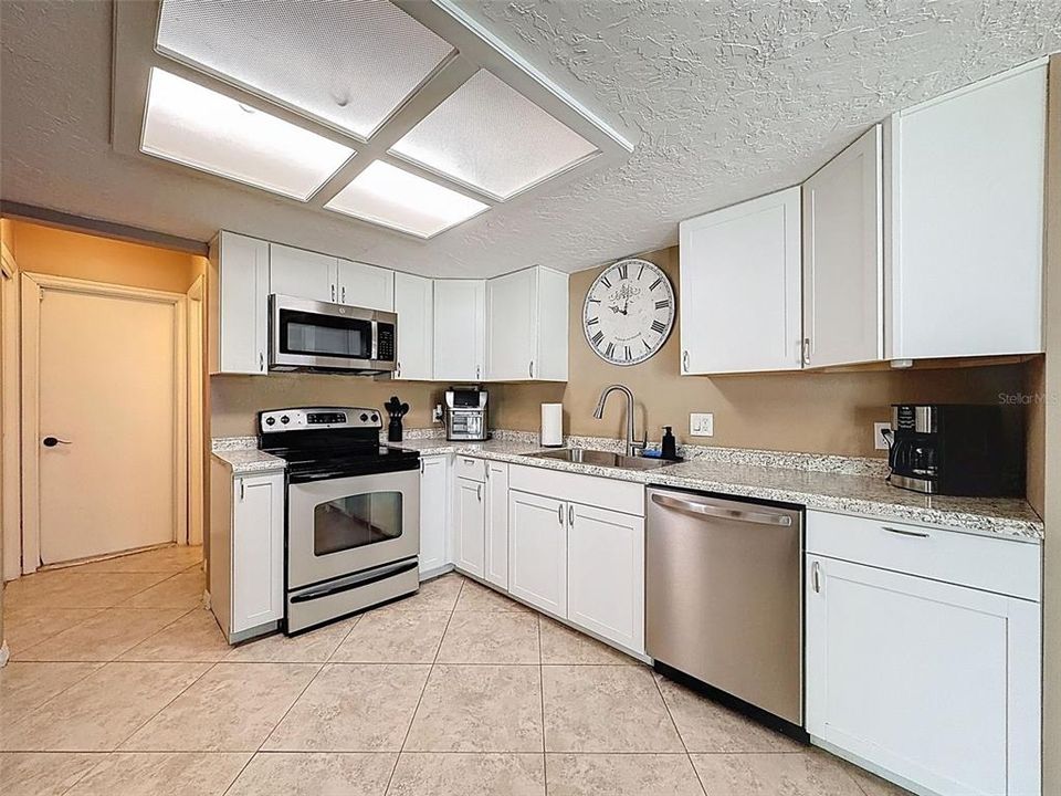 For Sale: $385,000 (4 beds, 2 baths, 1964 Square Feet)