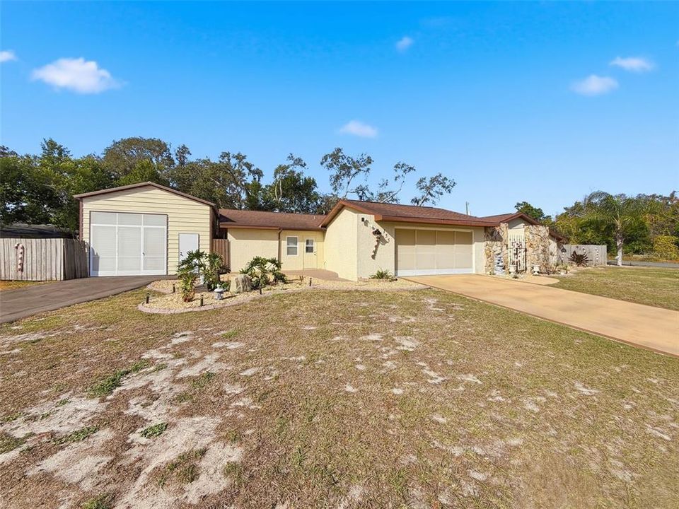 For Sale: $385,000 (4 beds, 2 baths, 1964 Square Feet)