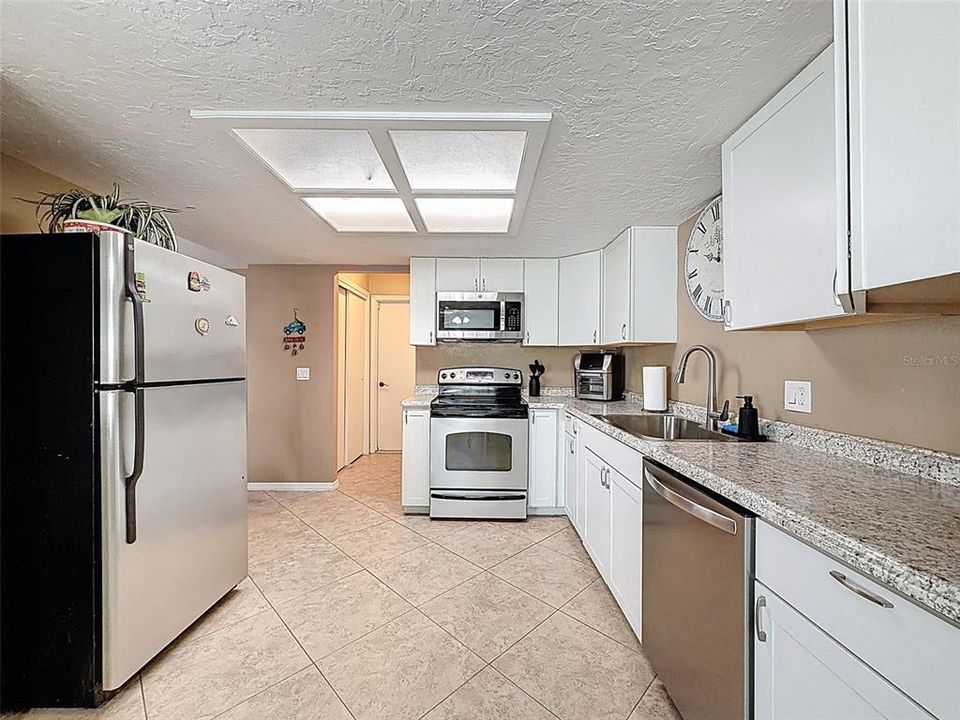 For Sale: $385,000 (4 beds, 2 baths, 1964 Square Feet)