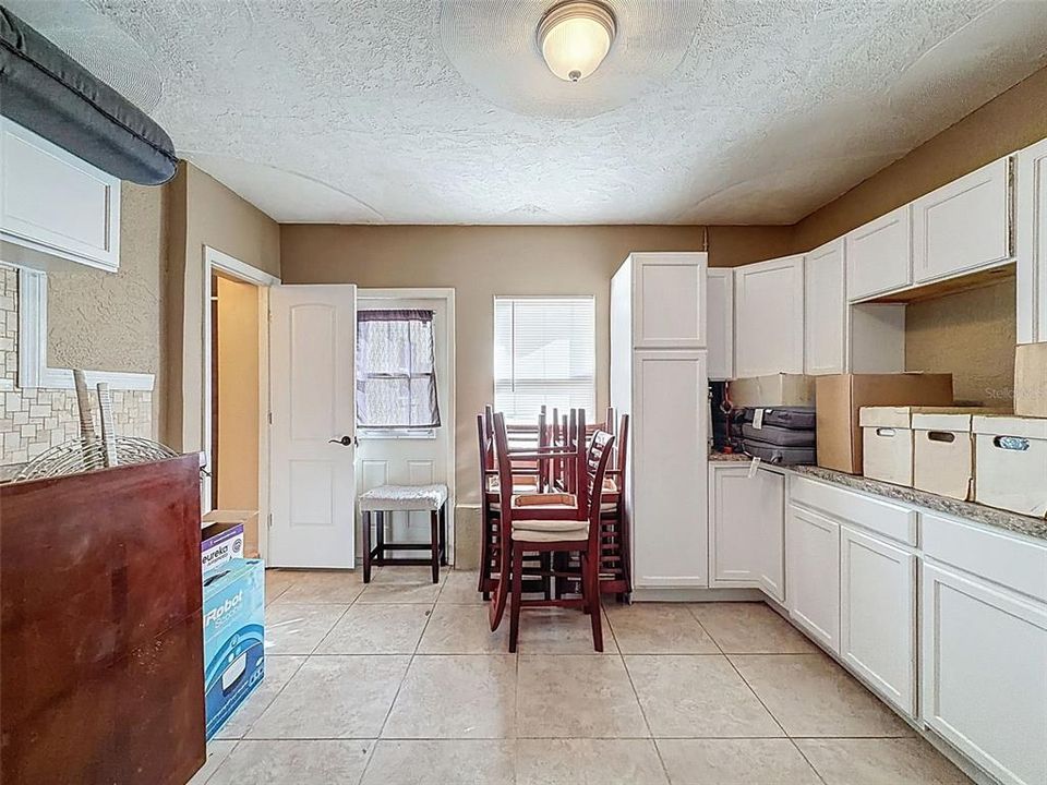 For Sale: $385,000 (4 beds, 2 baths, 1964 Square Feet)