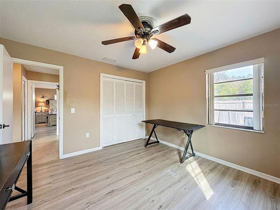 For Sale: $385,000 (4 beds, 2 baths, 1964 Square Feet)