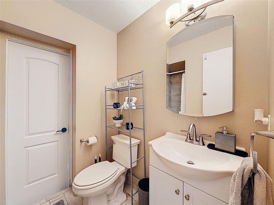 For Sale: $385,000 (4 beds, 2 baths, 1964 Square Feet)