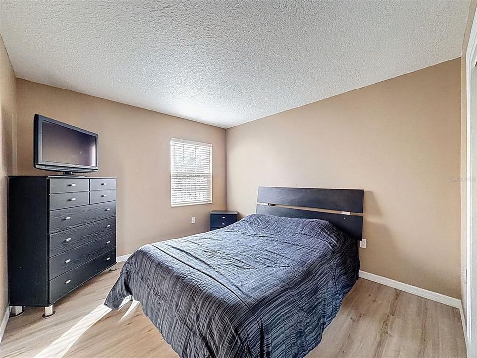 For Sale: $385,000 (4 beds, 2 baths, 1964 Square Feet)