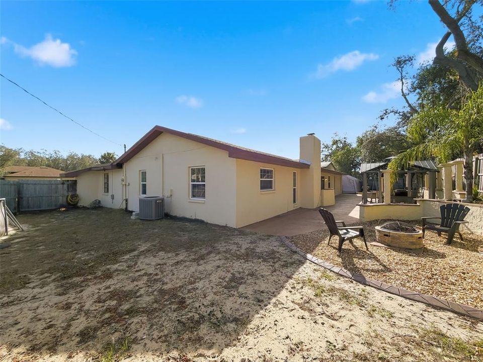 For Sale: $385,000 (4 beds, 2 baths, 1964 Square Feet)