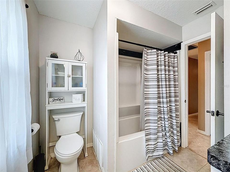 For Sale: $385,000 (4 beds, 2 baths, 1964 Square Feet)