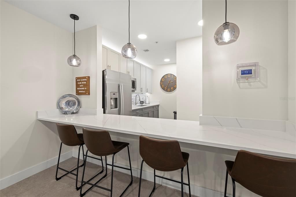 出租: $3,100 (2 贝兹, 2 浴室, 1038 平方英尺)