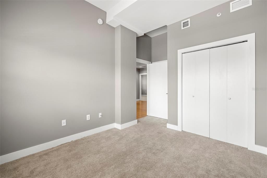 出租: $3,100 (2 贝兹, 2 浴室, 1038 平方英尺)