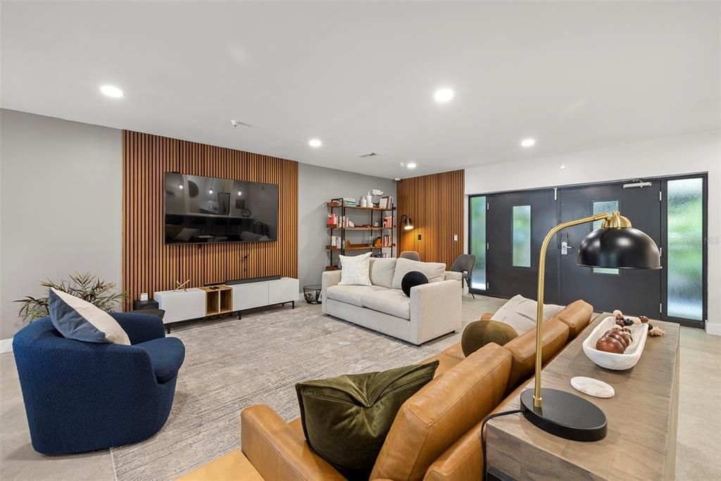 出租: $3,100 (2 贝兹, 2 浴室, 1038 平方英尺)