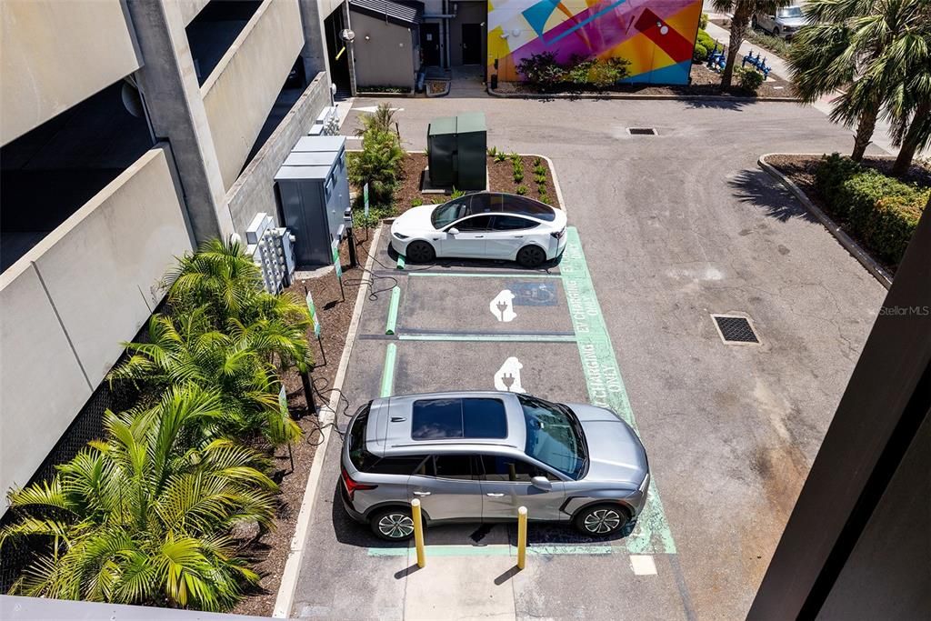 出租: $3,100 (2 贝兹, 2 浴室, 1038 平方英尺)