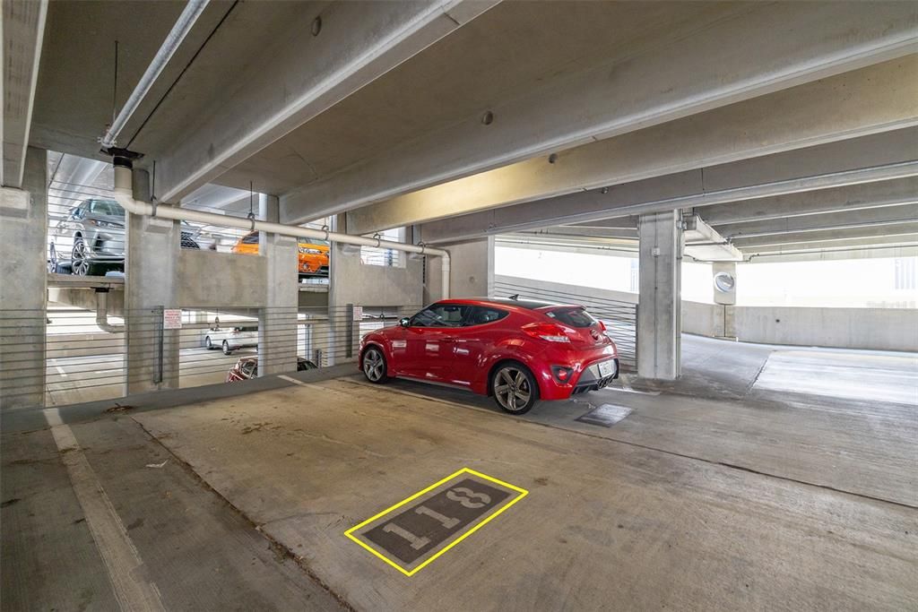 出租: $3,100 (2 贝兹, 2 浴室, 1038 平方英尺)