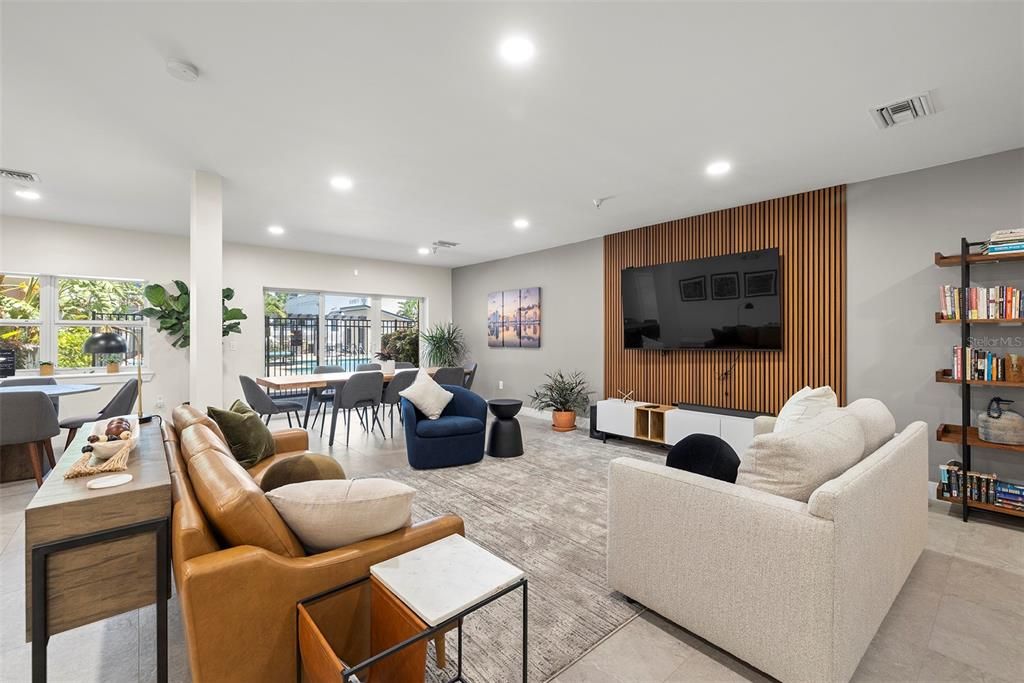 出租: $3,100 (2 贝兹, 2 浴室, 1038 平方英尺)