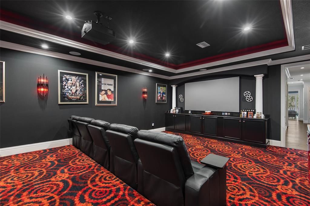 待售: $2,500,000 (6 贝兹, 6 浴室, 5798 平方英尺)