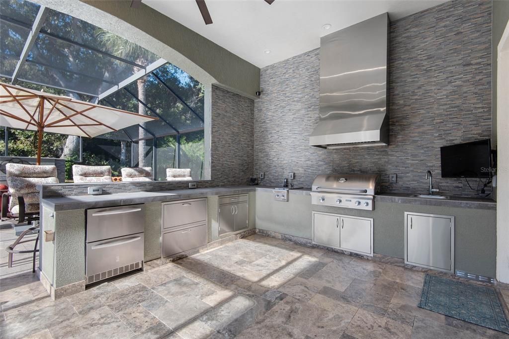 待售: $2,500,000 (6 贝兹, 6 浴室, 5798 平方英尺)