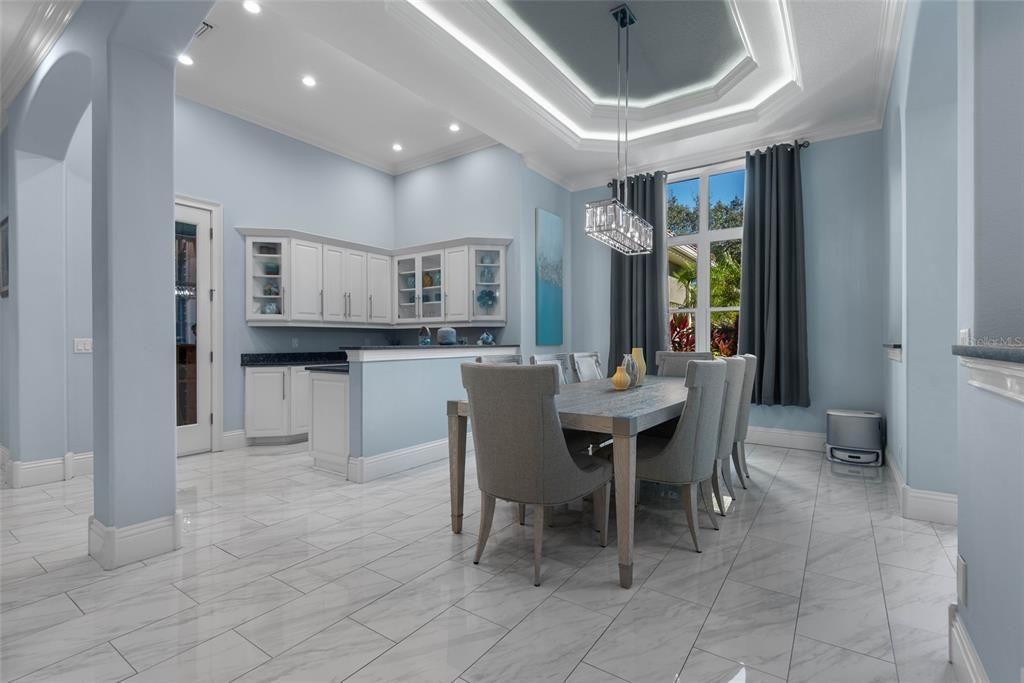 待售: $2,500,000 (6 贝兹, 6 浴室, 5798 平方英尺)