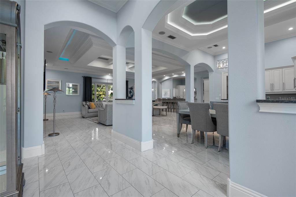 待售: $2,500,000 (6 贝兹, 6 浴室, 5798 平方英尺)