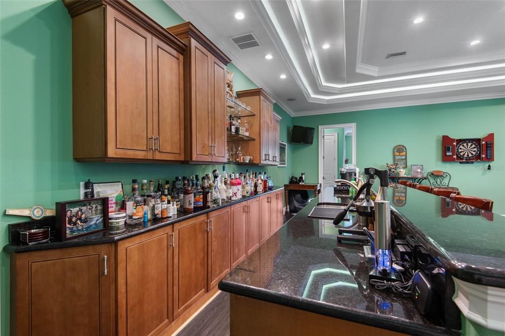 待售: $2,500,000 (6 贝兹, 6 浴室, 5798 平方英尺)