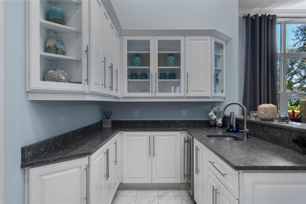 待售: $2,500,000 (6 贝兹, 6 浴室, 5798 平方英尺)