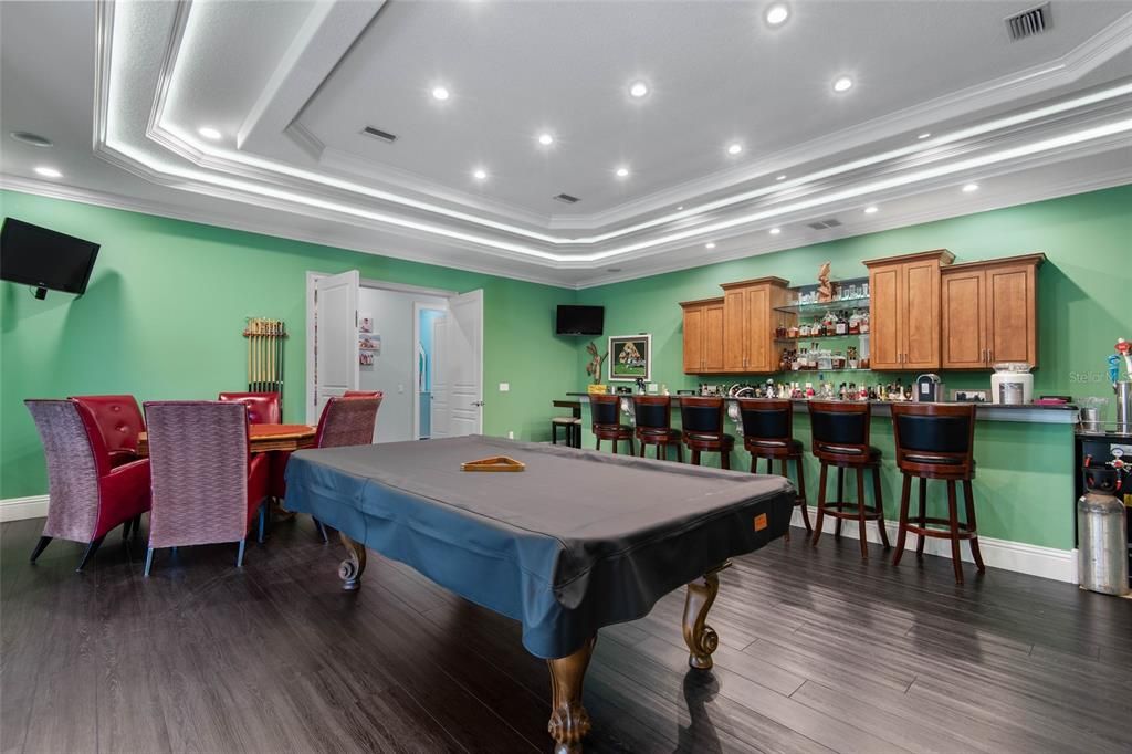 待售: $2,500,000 (6 贝兹, 6 浴室, 5798 平方英尺)