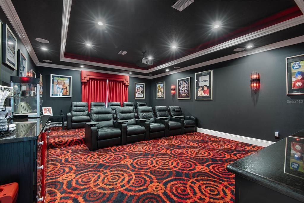 待售: $2,500,000 (6 贝兹, 6 浴室, 5798 平方英尺)