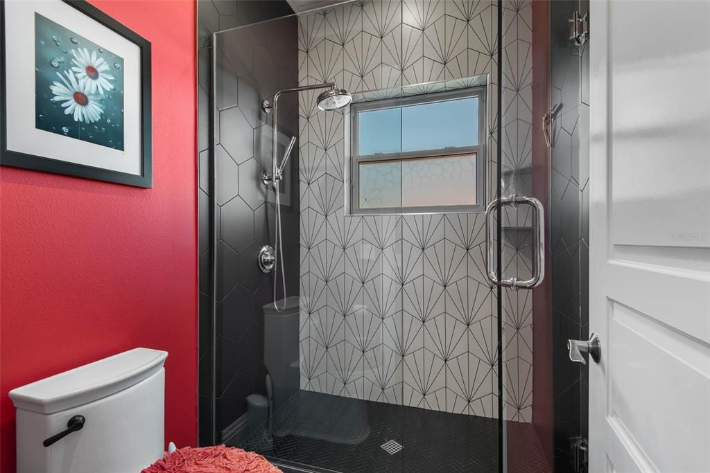 待售: $2,500,000 (6 贝兹, 6 浴室, 5798 平方英尺)