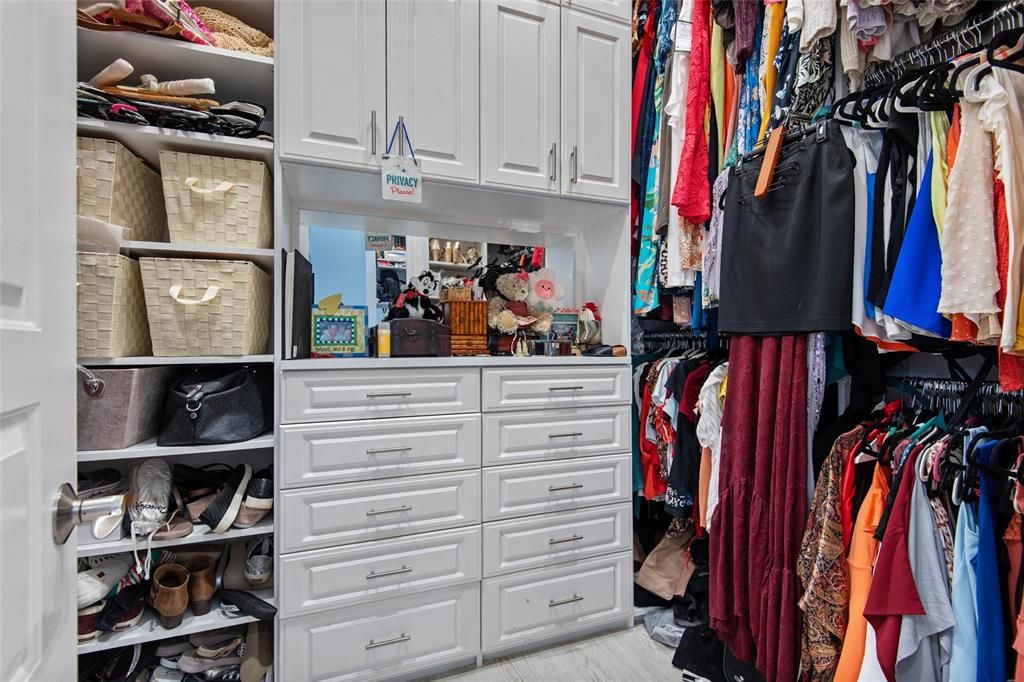 待售: $2,500,000 (6 贝兹, 6 浴室, 5798 平方英尺)