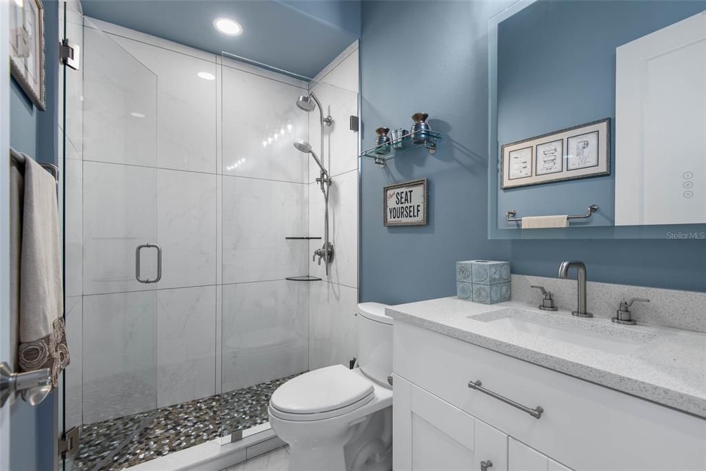 待售: $2,500,000 (6 贝兹, 6 浴室, 5798 平方英尺)