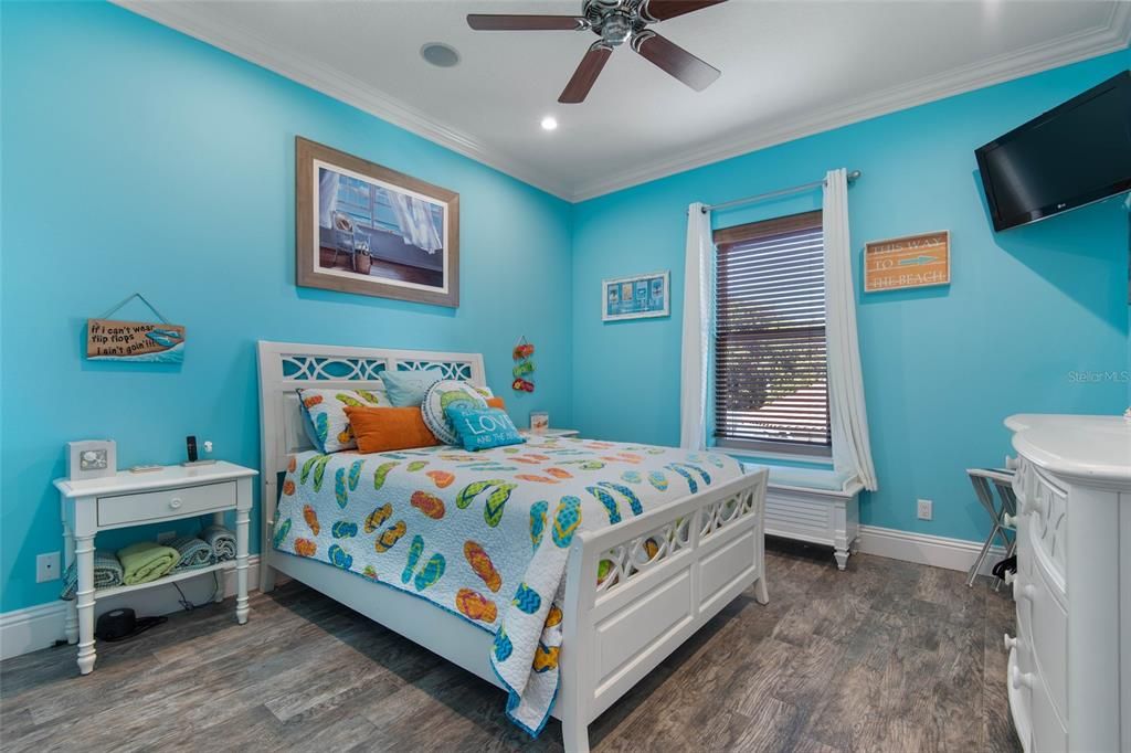 待售: $2,500,000 (6 贝兹, 6 浴室, 5798 平方英尺)