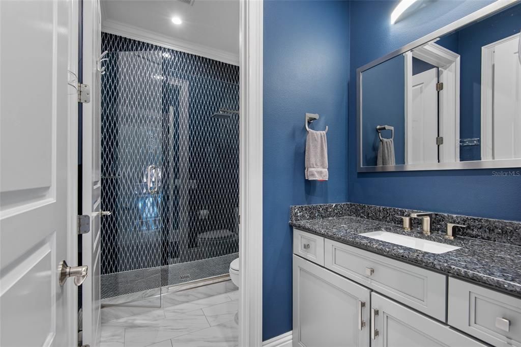 待售: $2,500,000 (6 贝兹, 6 浴室, 5798 平方英尺)