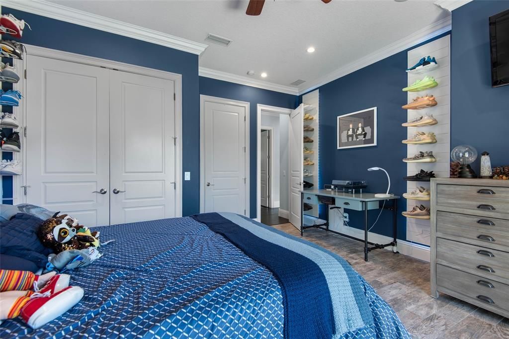 待售: $2,500,000 (6 贝兹, 6 浴室, 5798 平方英尺)