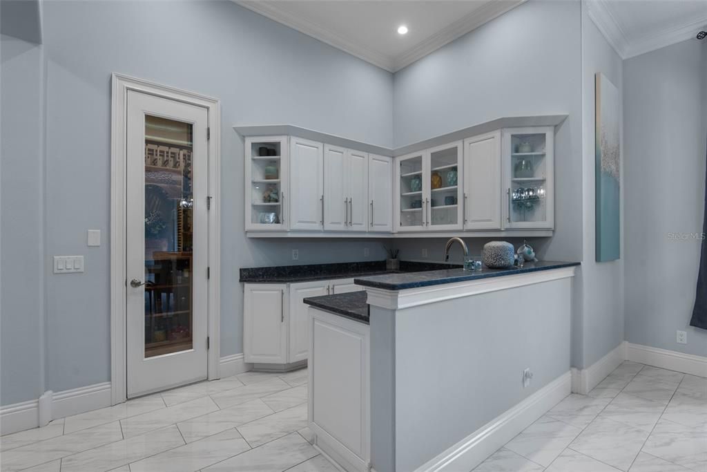 待售: $2,500,000 (6 贝兹, 6 浴室, 5798 平方英尺)