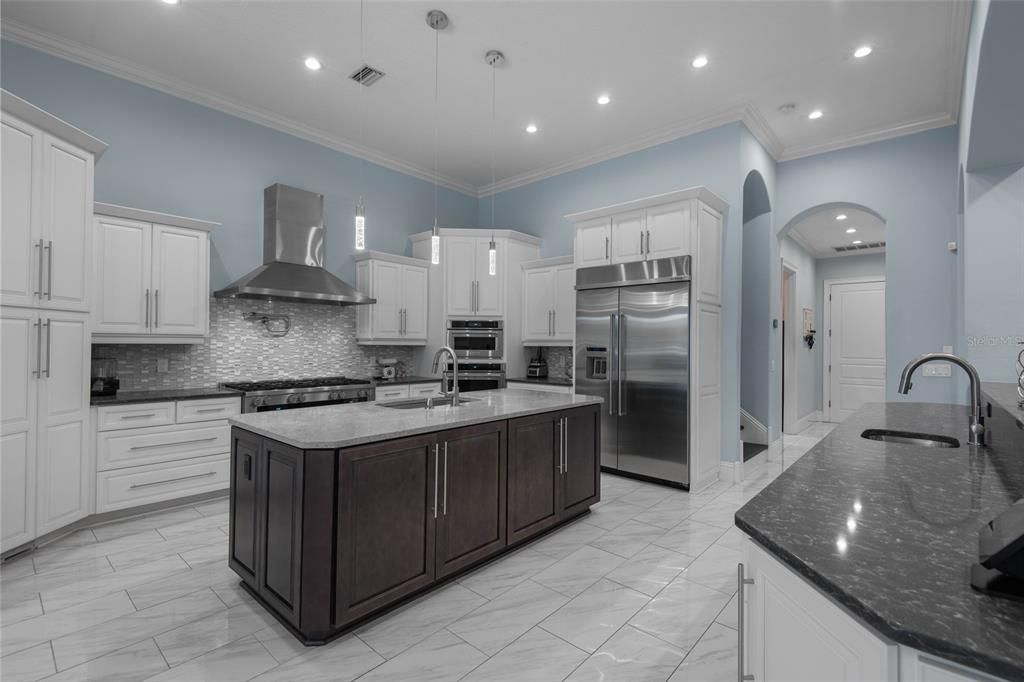 待售: $2,500,000 (6 贝兹, 6 浴室, 5798 平方英尺)