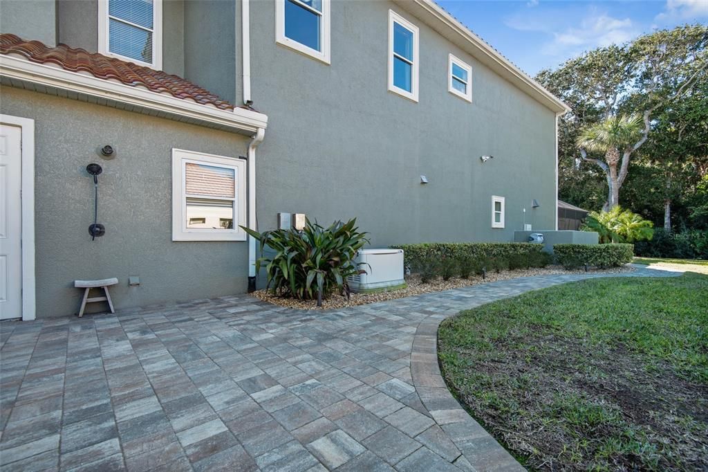 待售: $2,500,000 (6 贝兹, 6 浴室, 5798 平方英尺)