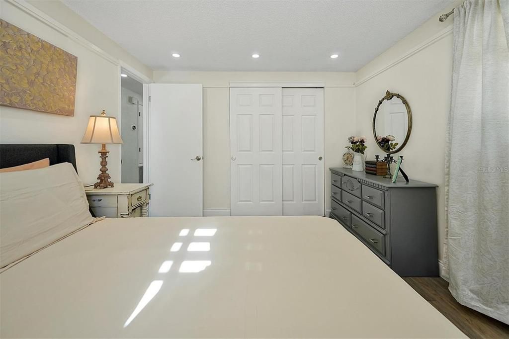 For Sale: $489,999 (4 beds, 2 baths, 1845 Square Feet)