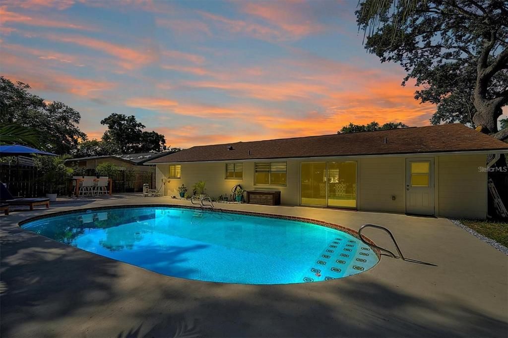 For Sale: $489,999 (4 beds, 2 baths, 1845 Square Feet)