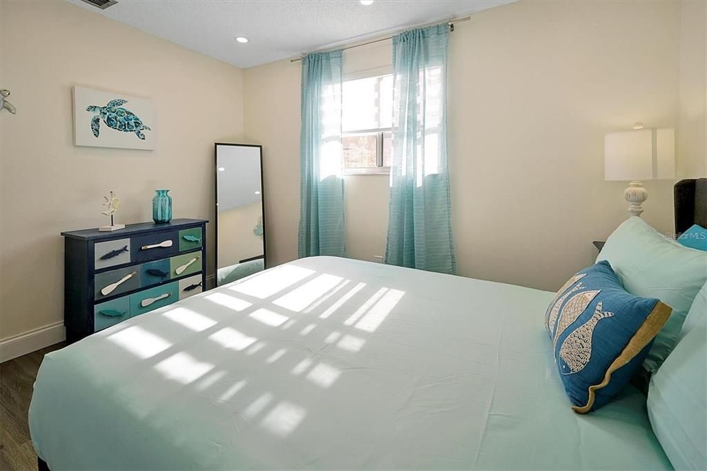 For Sale: $489,999 (4 beds, 2 baths, 1845 Square Feet)