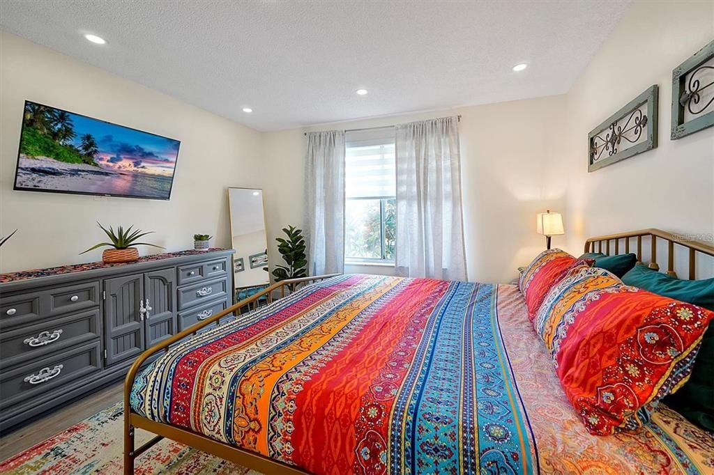 For Sale: $489,999 (4 beds, 2 baths, 1845 Square Feet)