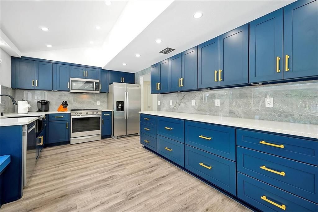 For Sale: $489,999 (4 beds, 2 baths, 1845 Square Feet)