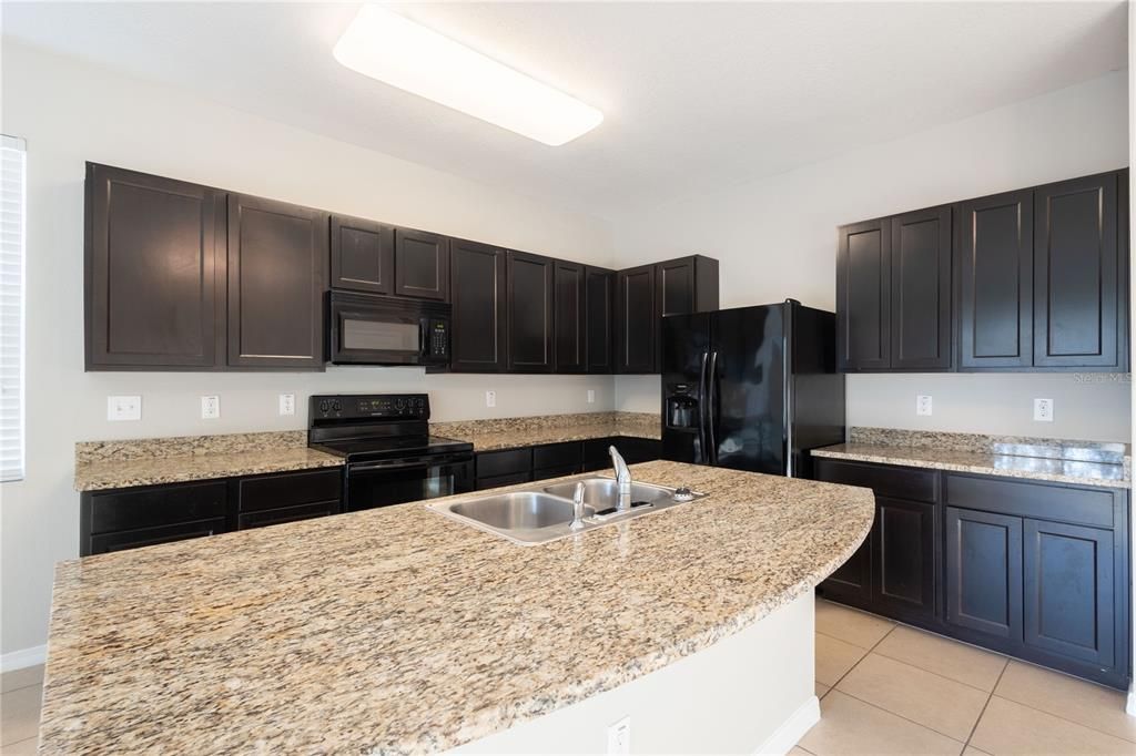 В аренду: $2,100 (3 спален, 2 ванн, 1785 Квадратных фут)