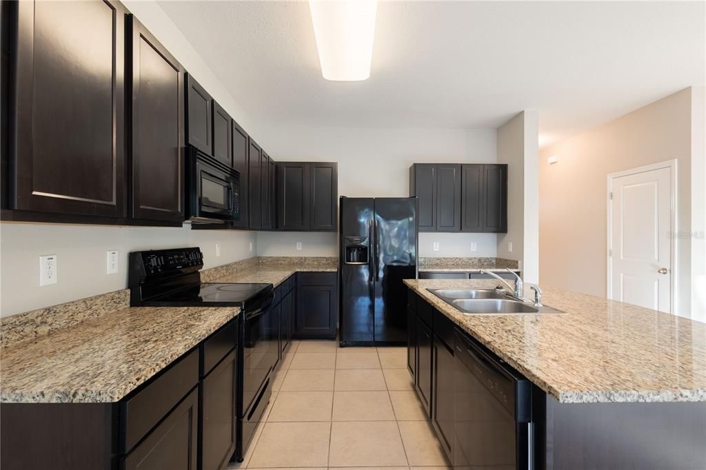 В аренду: $2,100 (3 спален, 2 ванн, 1785 Квадратных фут)