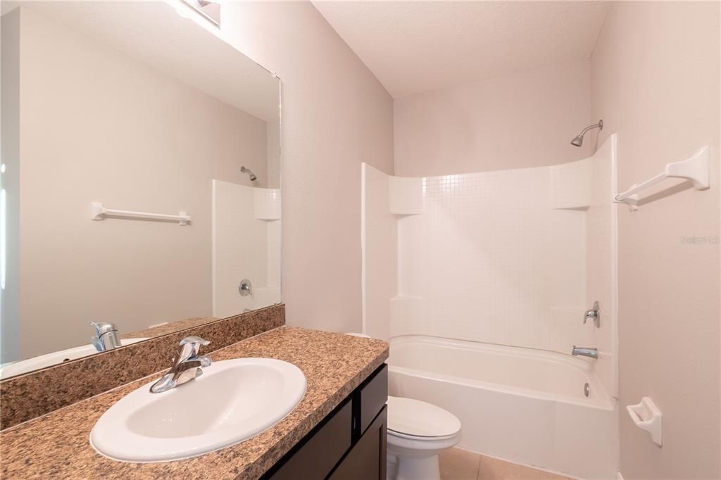 В аренду: $2,100 (3 спален, 2 ванн, 1785 Квадратных фут)