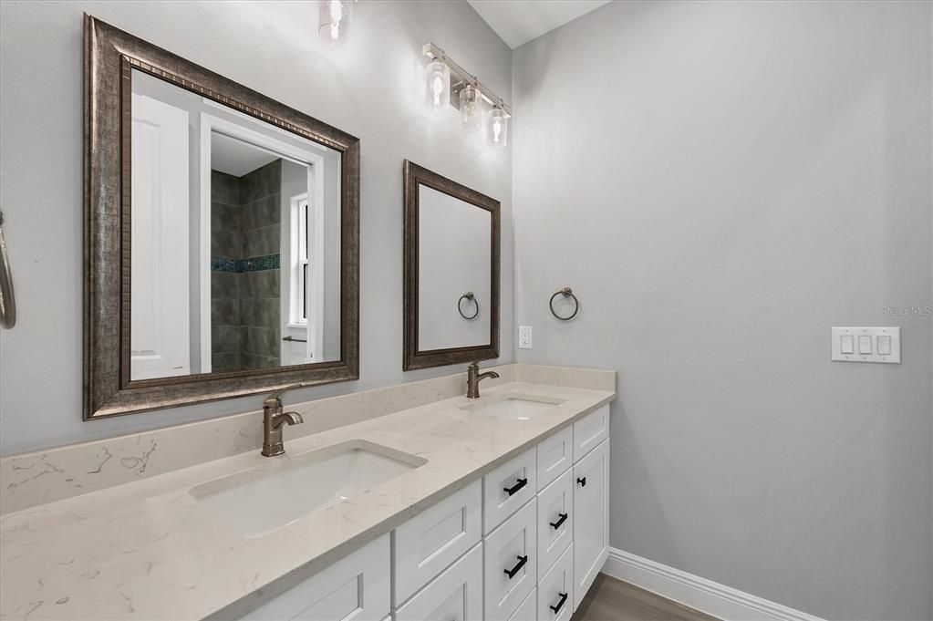 В аренду: $3,000 (3 спален, 2 ванн, 2170 Квадратных фут)